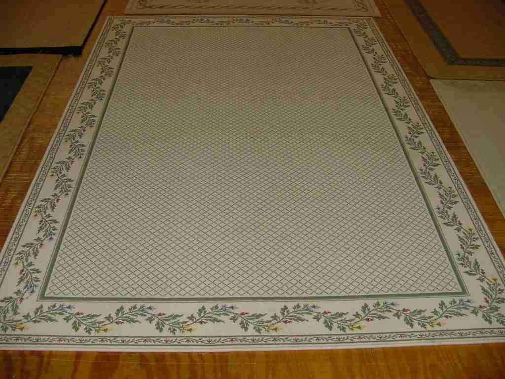 6' X 9' Wilton with border